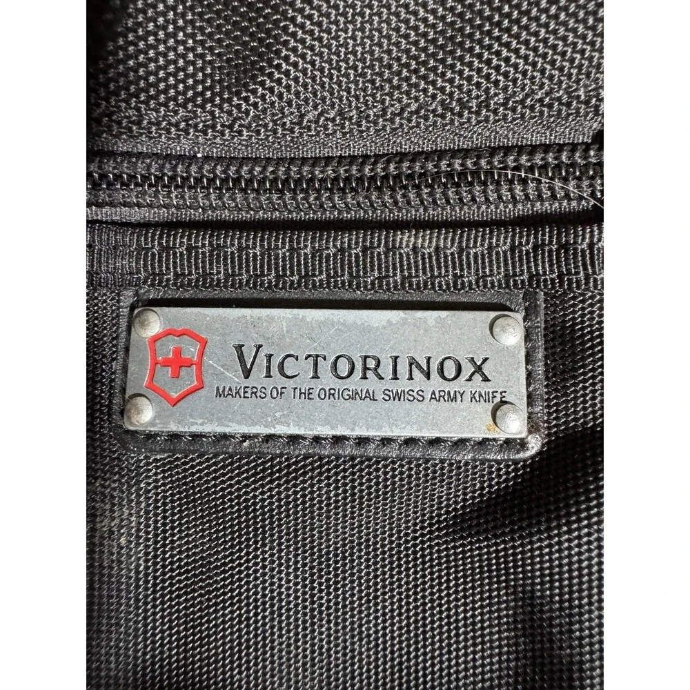 Victorinox Swiss Army Black 17